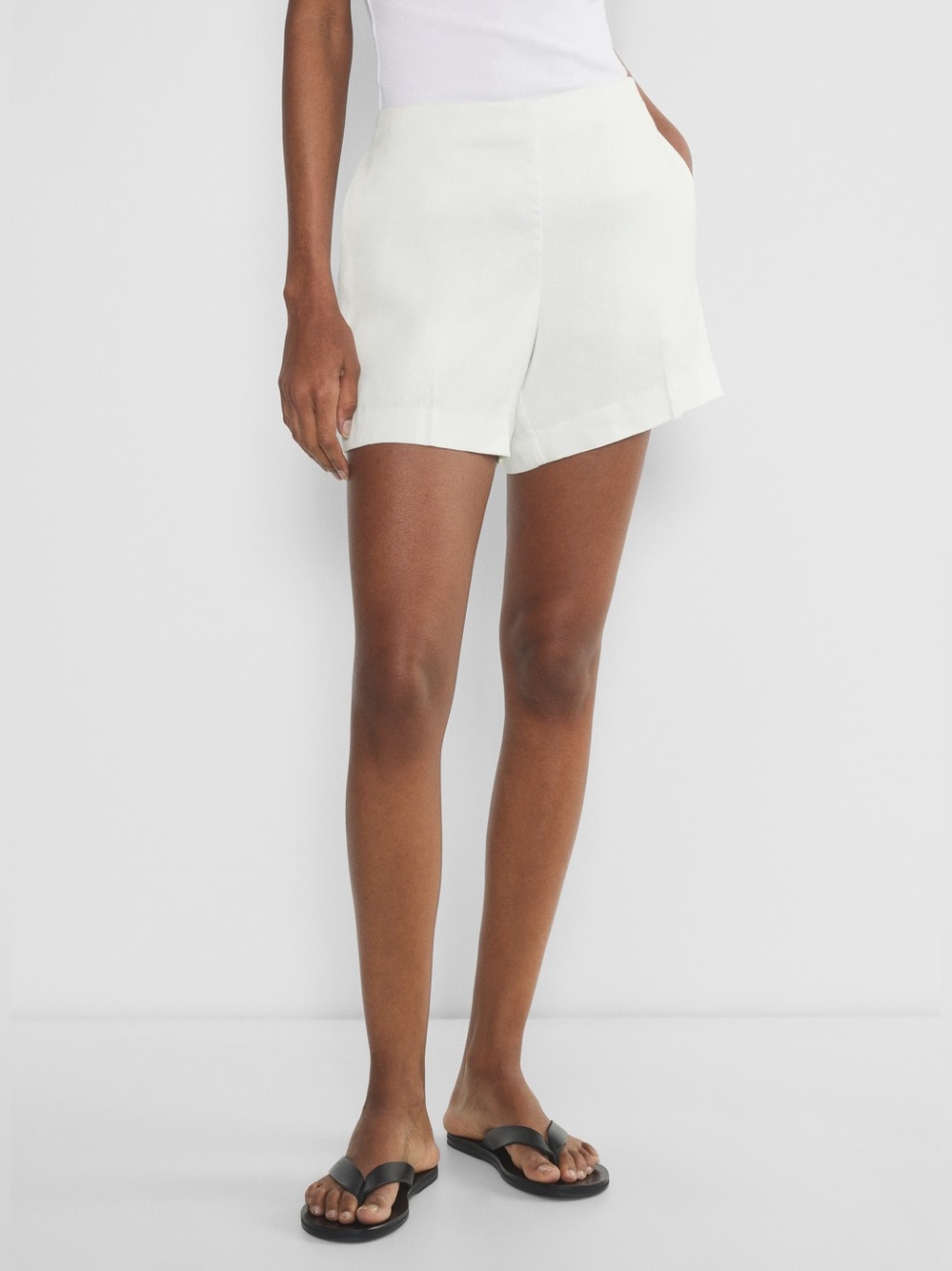 Babaton NEAT Linen Shorts in Light Birch